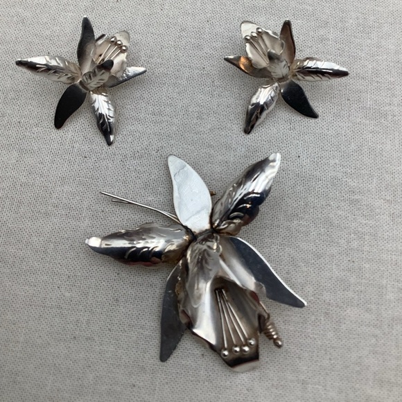 Vintage Sterling Catalea Orchids pierced Earrings - Picture 1 of 4